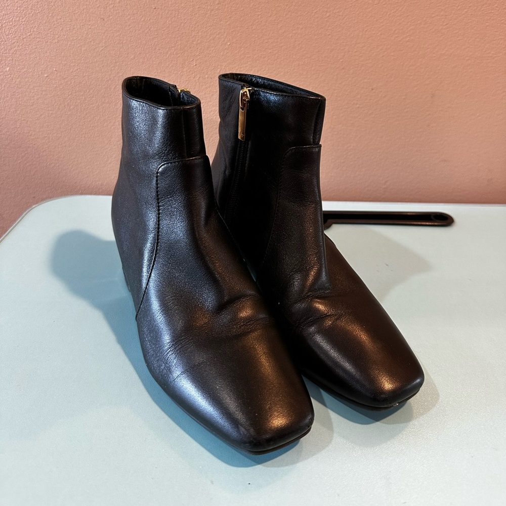 Aquatalia Women’s Boots Black Leather US 5